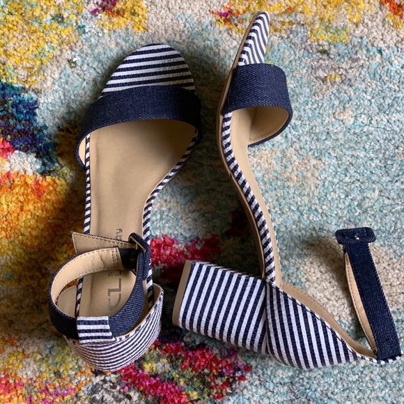 CL by Laundry denim/white stripe sandals - Picture 5 of 5